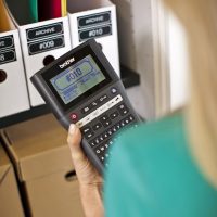 מדפסת מדבקות ניידת מקצועית  Brother PT-H500