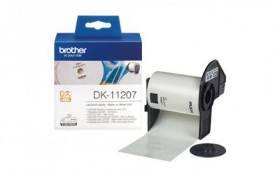 גליל תוויות מקורי קוטר 58 מ"מ שחור על לבן  DK-11207 Brother